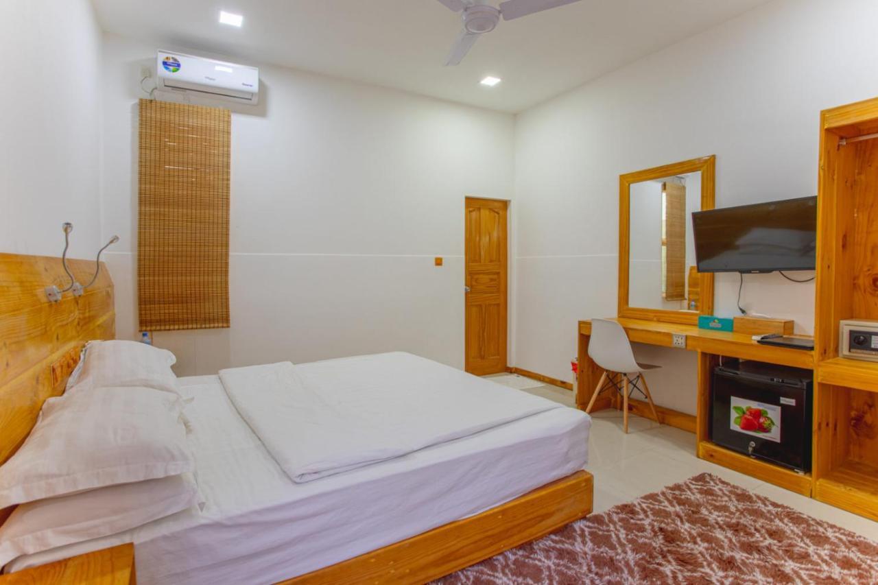 Alaika Maafushi Hotel Kültér fotó